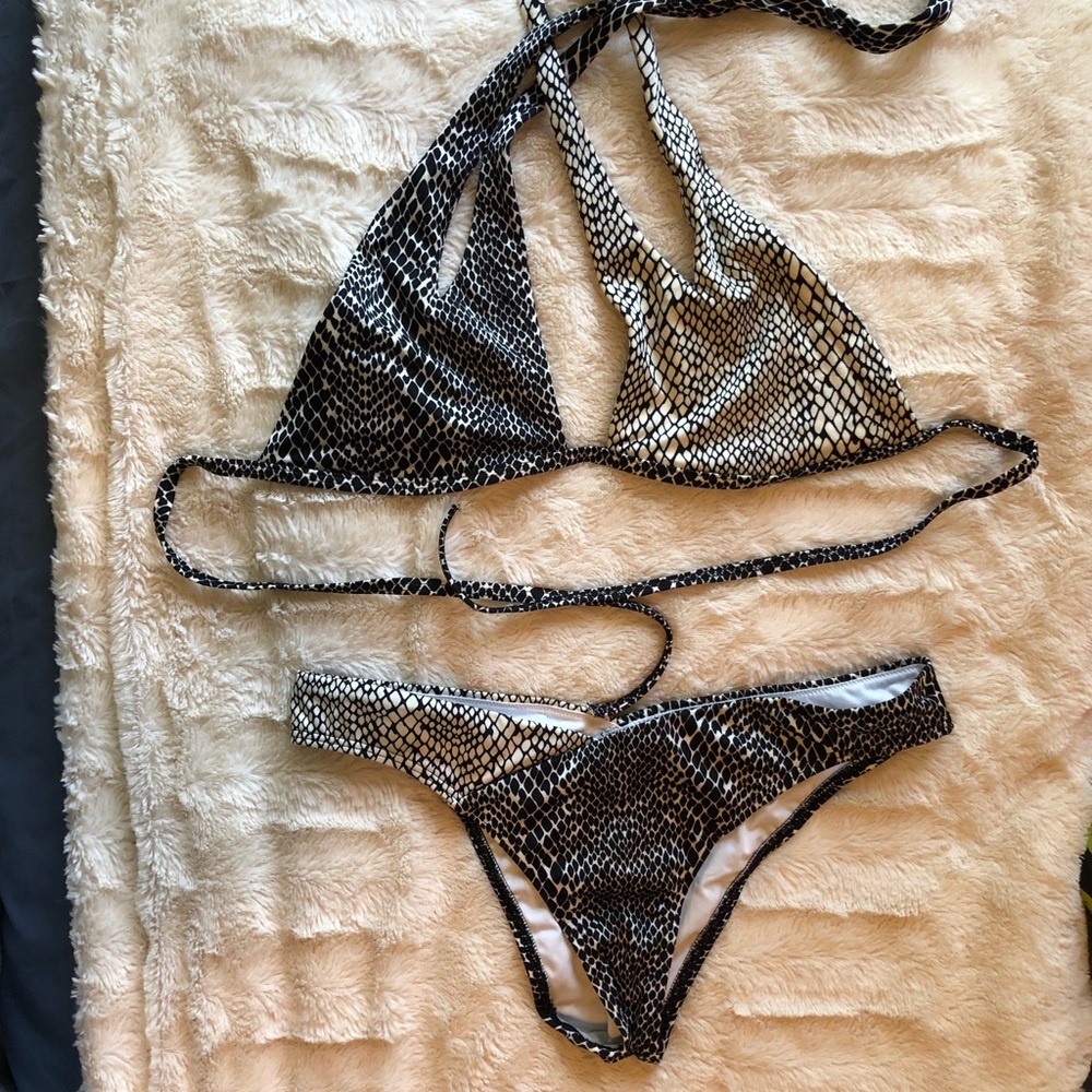 VS bikini